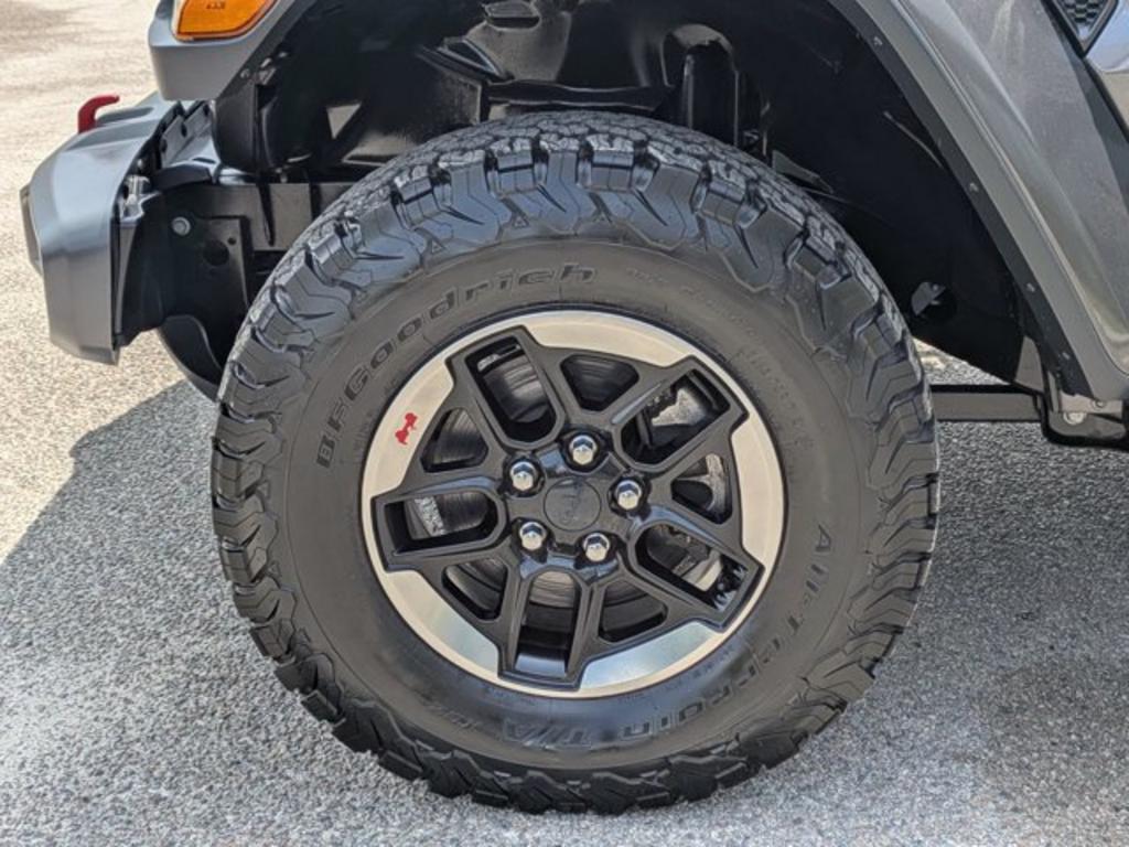 Jeep Wrangler photo 11