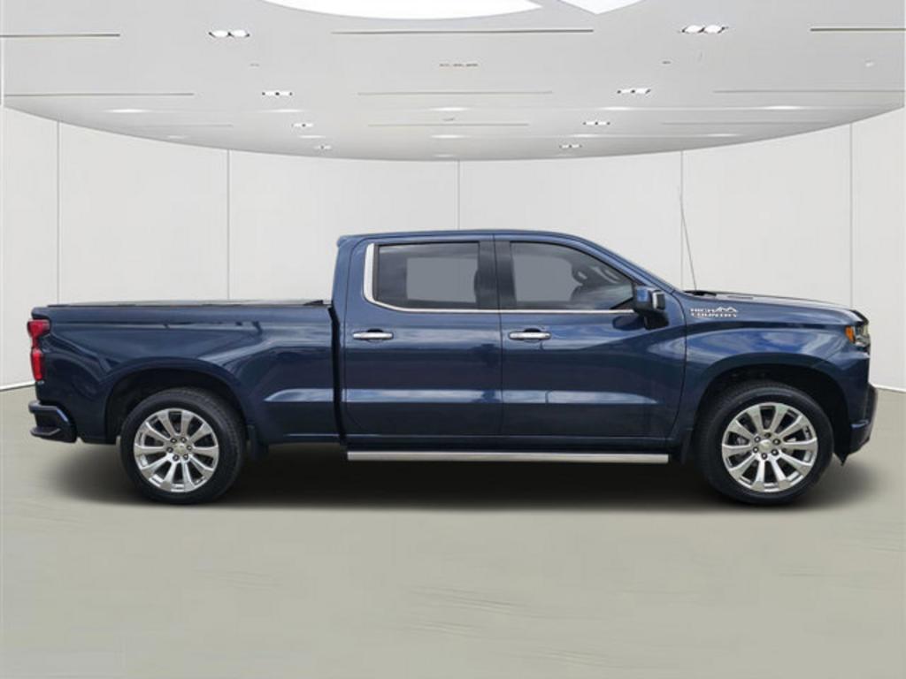 Chevrolet Silverado photo 2