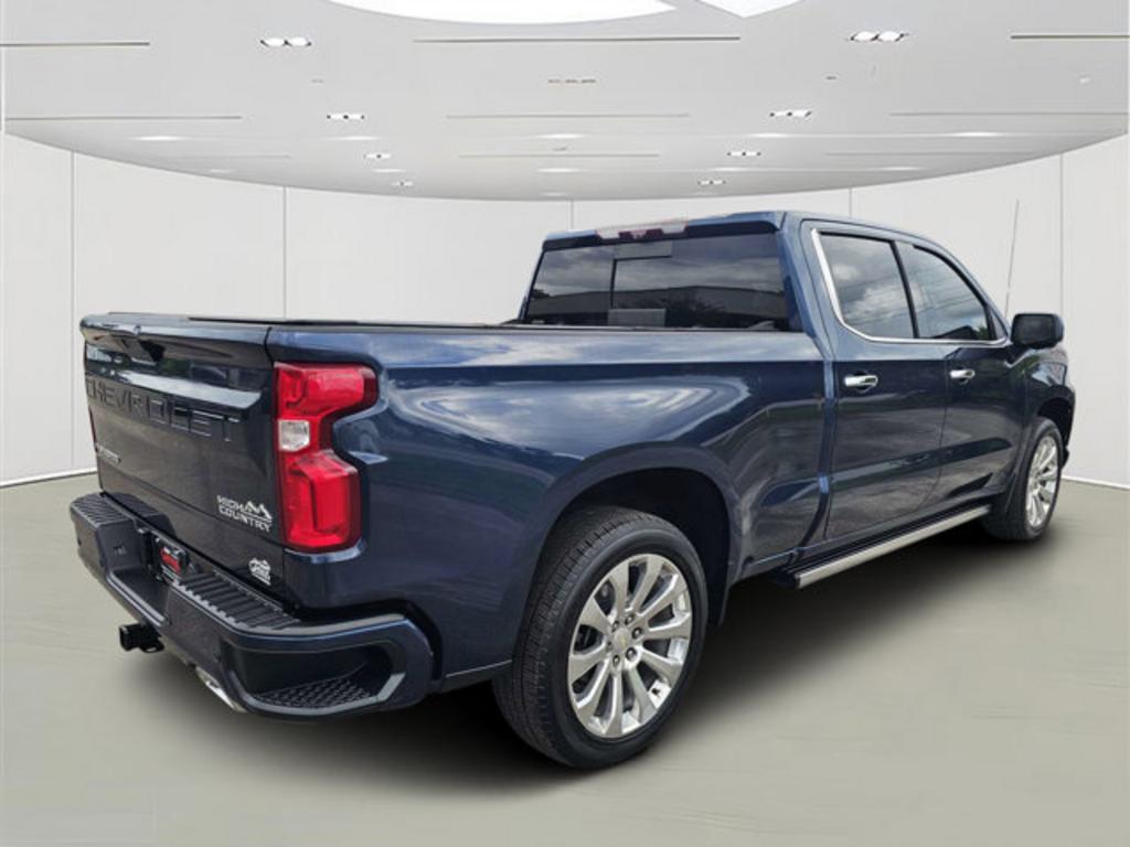 Chevrolet Silverado photo 3