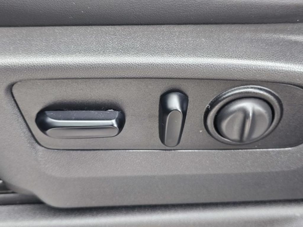 Chevrolet Silverado photo 19