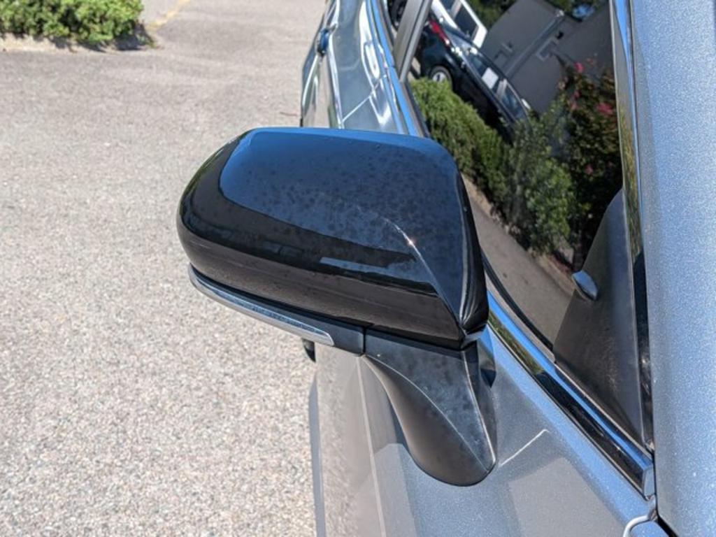 Toyota Camry photo 10