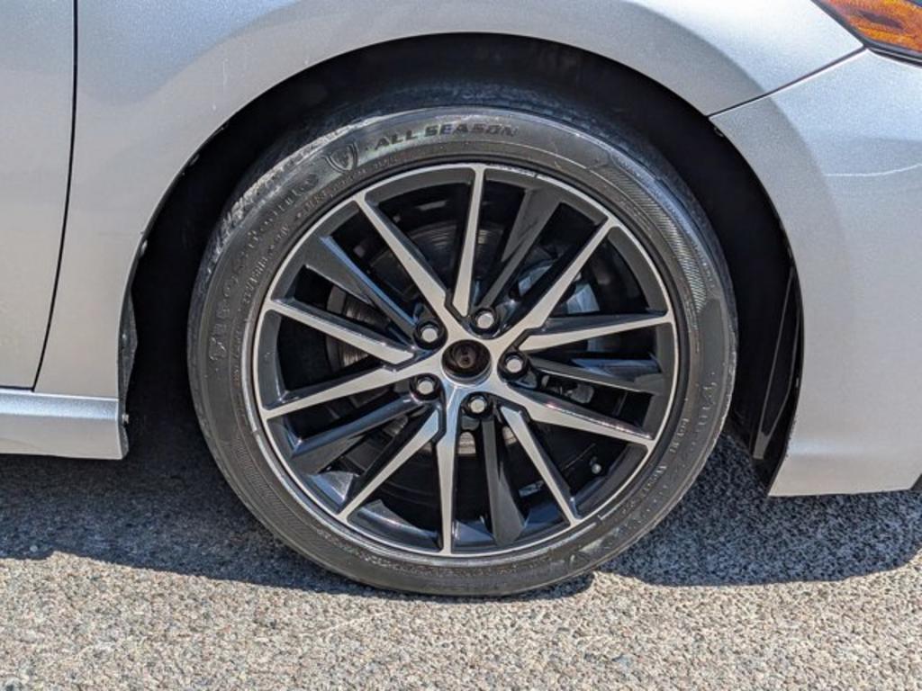 Toyota Camry photo 11