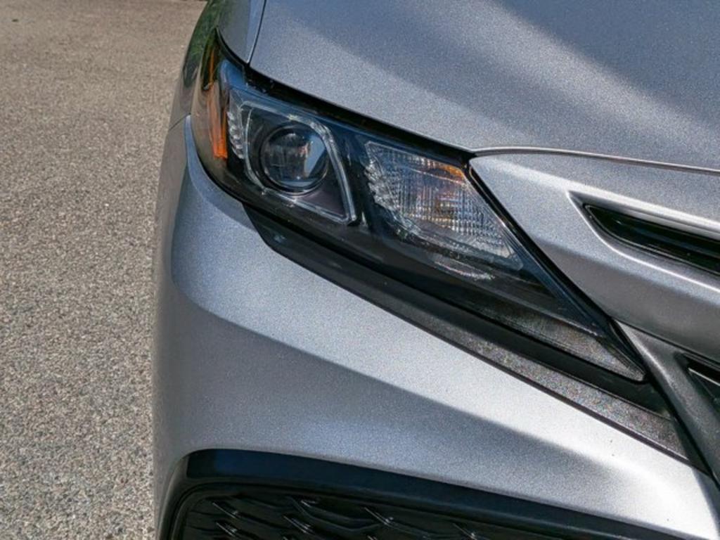 Toyota Camry photo 9