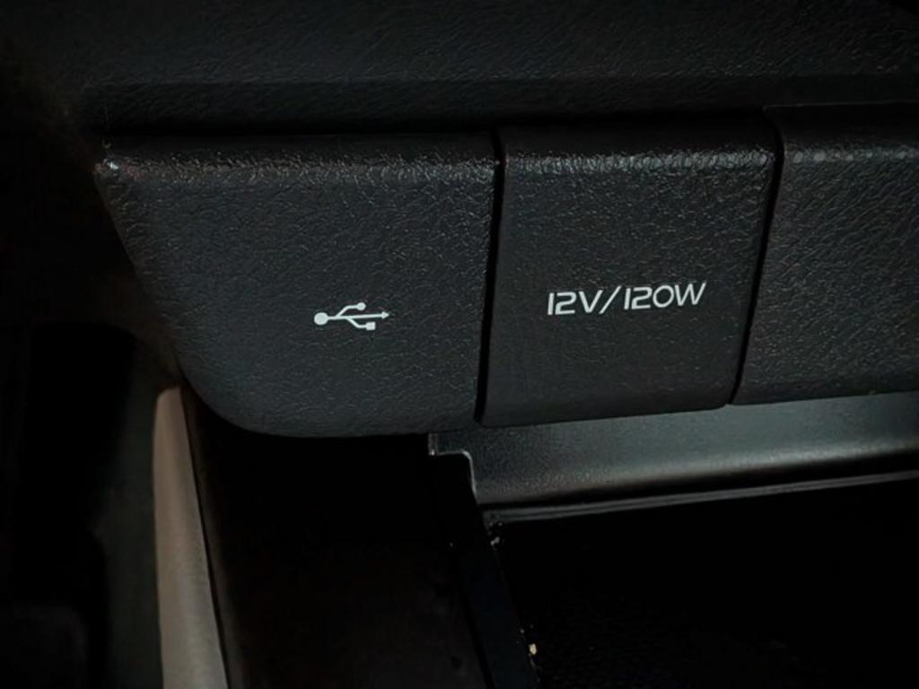 Toyota Camry photo 20