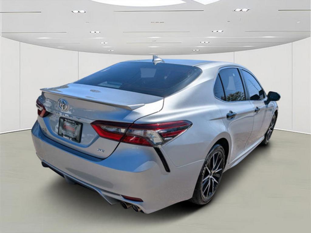 Toyota Camry photo 3