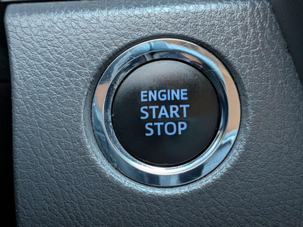 Toyota Camry photo 25