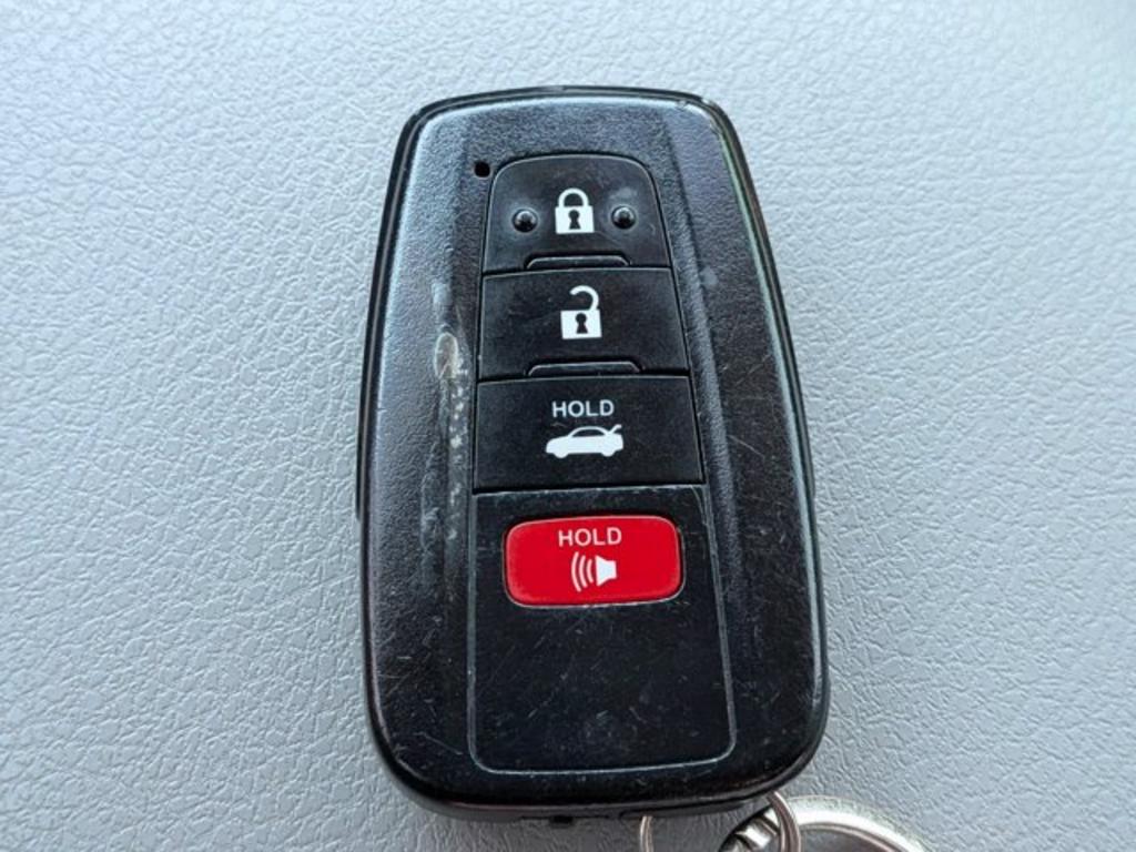Toyota Camry photo 26