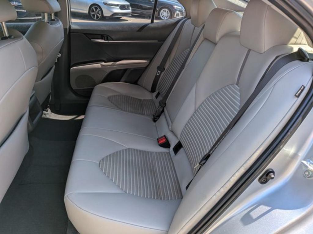 Toyota Camry photo 12